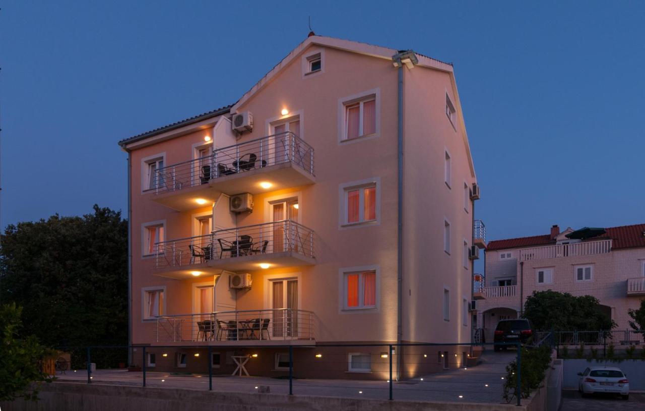 Apartments Island Beat Supetar Eksteriør billede