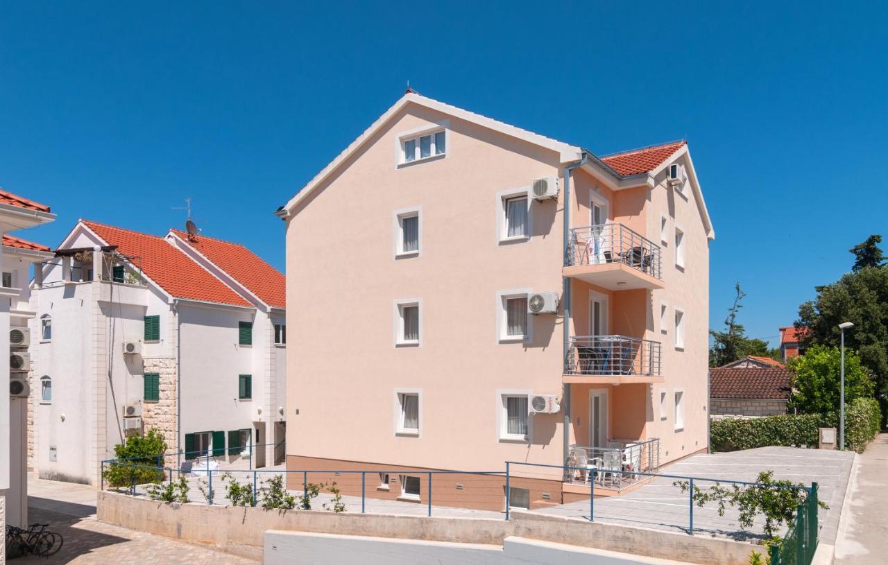 Apartments Island Beat Supetar Eksteriør billede